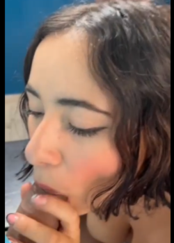 Haciendo de las suyas esta joven 9