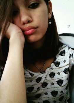 Se pone creativa esta morrita cuando se aburre 7