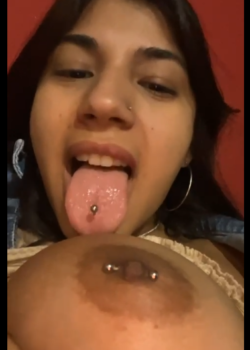Pendeja morena tetona 18