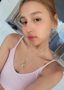 Morrita carita de angel inocente y bien caliente. 19