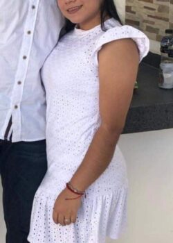 Nudes caseras de esta zorrita infiel con el amigo del esposo. 20