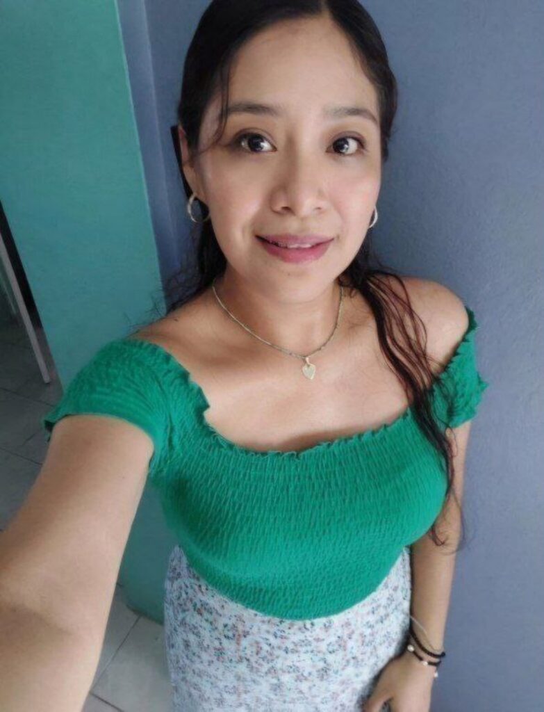 Hermana de la iglesia me manda sus fotos 4