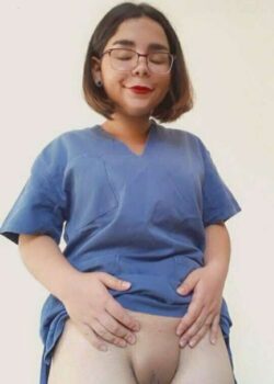 Gordita putona que le gusta meterse los deditos y jugar con la almeja. 21