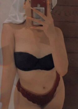 Mi prima me sorprende mandando videos privados 19