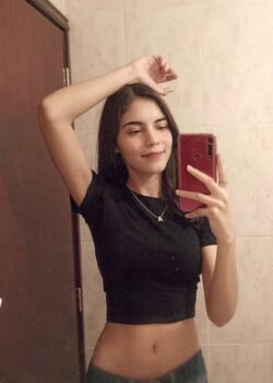 Compañera universitaria me manda nudes 13