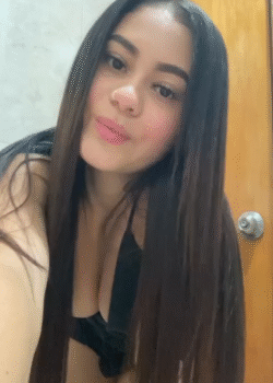 Pendeja arg de la facu tocandose todita 18