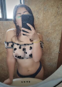 Pendeja tetona de la facu se la cogen rico 12