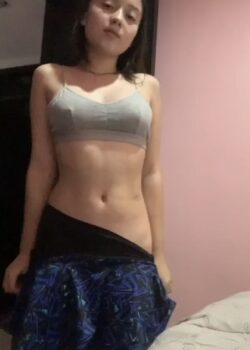 Nenita colegiala se quita todo y se muestra como nunca. 23