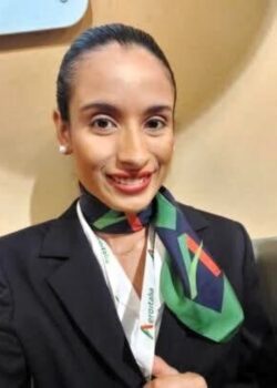 Azafata trolita se le filtran todas sus fotos hot 3