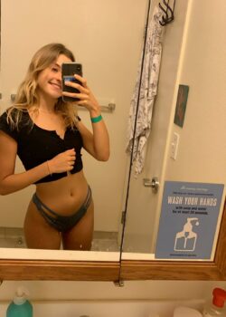 Luciana colegiala de tetas pequeñas se termina filtrando 19