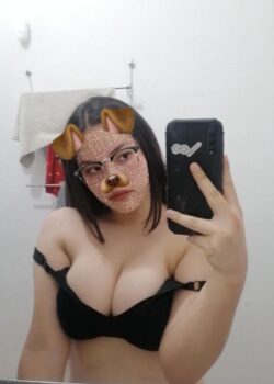 Pendeja tetonaa de 19 años me llena de fotitos 18