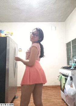 Detonando a esta cristiana luego de venir de la iglesia. 22