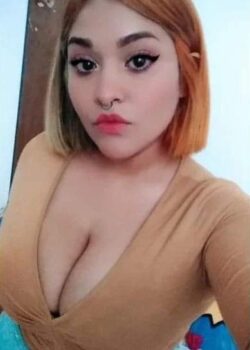 Morenita bien puta pasa nudes y vides y se le filtran. 25