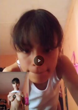 La morra se decide a pasar video tocándose y que buenas tetas. 16